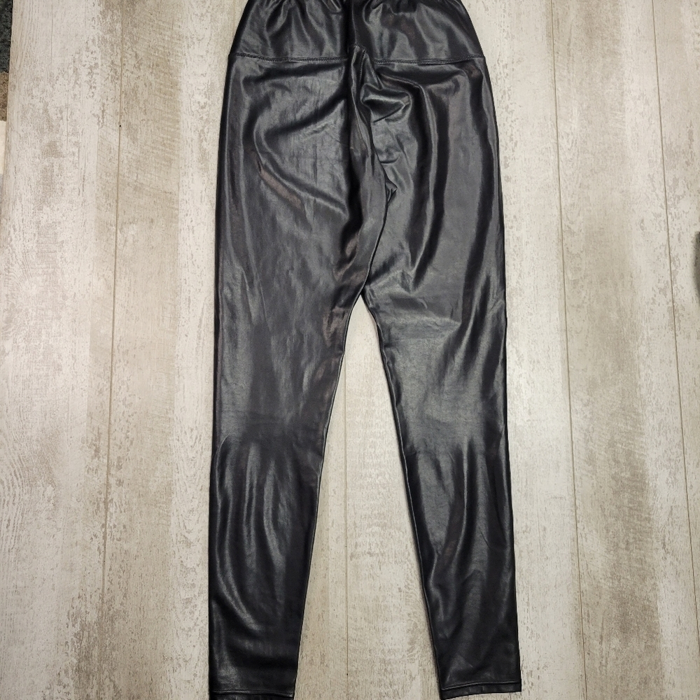 Wilfred Daria Pants Faux Leather Leggings Size Large Blogger’s Favorite - Picture 9 of 9